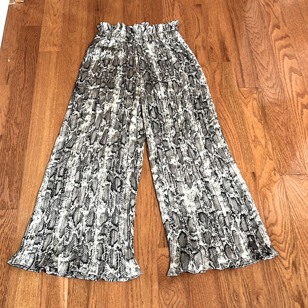 SHEIN HIGH WAISTED SNAKE PRINT pleated ELASTIC WAIST WIDE LEGS PANTS SIZE M
